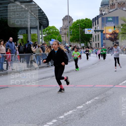 25.04.2026 - Das Zehntel Tim E. http://msf.ph/oto/9578676 25.04.2026 11:05:24 Ziel 6197, 6934, 7217, 7281, 7774, 7777, 18087 meine-sportfotos.de