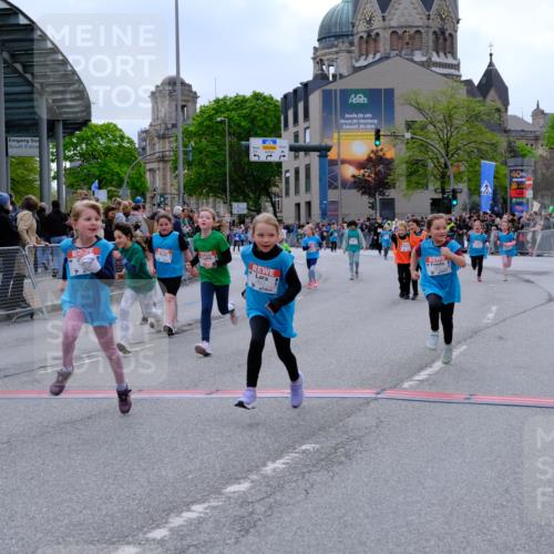 25.04.2026 - Das Zehntel Tim E. http://msf.ph/oto/9578753 25.04.2026 11:05:51 Ziel 5607, 5618, 5620, 5622, 5637, 5640, 5642, 5766, 5893, 5919, 6002, 6469, 6621, 6626, 6769, 6775, 6796, 6807, 7189, 7353, 7354, 7415, 7418, 7580, 7614, 7816, 7871 meine-sportfotos.de
