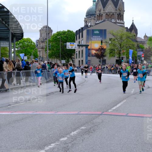 25.04.2026 - Das Zehntel Tim E. http://msf.ph/oto/9578815 25.04.2026 11:06:09 Ziel 5174, 5177, 5611, 5623, 5631, 5639, 5656, 6273, 6445, 6776, 6835, 6841, 6863, 7765, 7786, 7793 meine-sportfotos.de