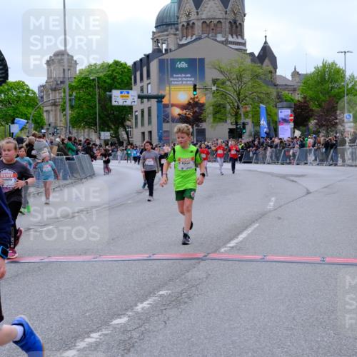 25.04.2026 - Das Zehntel Tim E. http://msf.ph/oto/9578843 25.04.2026 11:06:16 Ziel 5611, 5631, 5654, 5656, 5687, 6193, 6202, 6273, 6276, 6776, 6835, 6841, 6863, 7447, 7486, 7490, 7569, 7765, 7786, 7793 meine-sportfotos.de