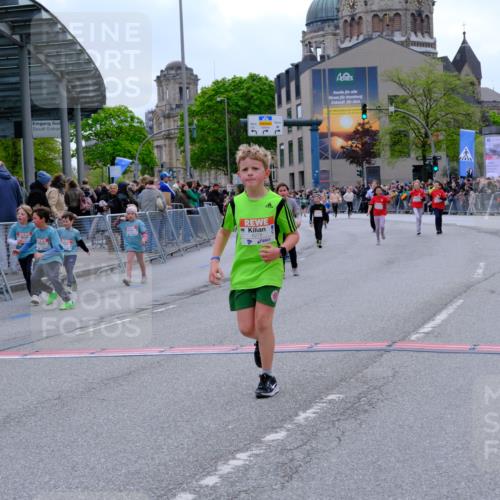 25.04.2026 - Das Zehntel Tim E. http://msf.ph/oto/9578854 25.04.2026 11:06:17 Ziel 5611, 5631, 5654, 5656, 5687, 6193, 6202, 6273, 6276, 6776, 6835, 6841, 6863, 7447, 7486, 7490, 7569, 7765, 7786, 7793 meine-sportfotos.de