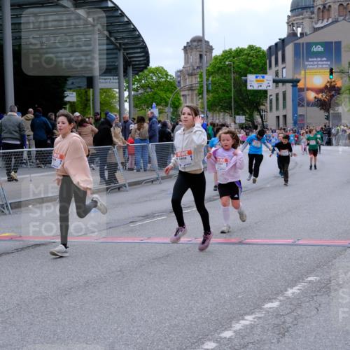 25.04.2026 - Das Zehntel Tim E. http://msf.ph/oto/9578899 25.04.2026 11:06:32 Ziel 5461, 5464, 6239, 6252, 6288, 6292, 6830, 6925, 6962, 6990, 7002, 8001 meine-sportfotos.de