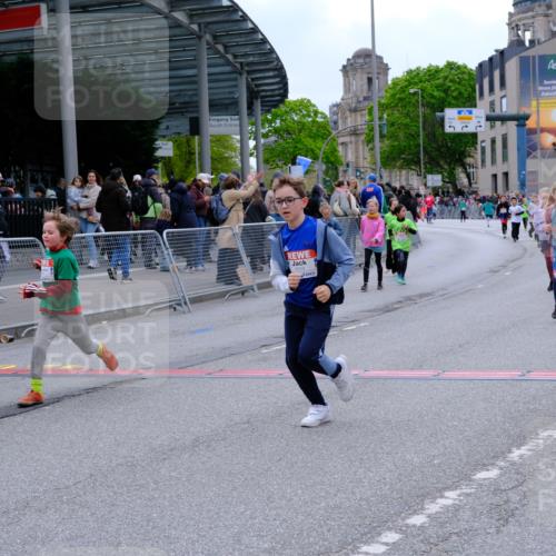 25.04.2026 - Das Zehntel Tim E. http://msf.ph/oto/9578929 25.04.2026 11:06:55 Ziel 5598, 5602, 5606, 5651, 6160, 6163, 6174, 6658, 7263, 7264, 7272, 7285, 7457, 7484, 7511, 7519, 7523, 7556, 7563, 7571, 7572, 7606, 7648, 7650, 7737, 7764 meine-sportfotos.de