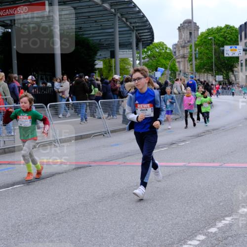25.04.2026 - Das Zehntel Tim E. http://msf.ph/oto/9578931 25.04.2026 11:06:55 Ziel 5598, 5602, 5606, 5651, 6160, 6163, 6174, 6658, 7263, 7264, 7272, 7285, 7457, 7484, 7511, 7519, 7523, 7556, 7563, 7571, 7572, 7606, 7648, 7650, 7737, 7764 meine-sportfotos.de