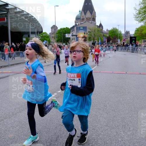 25.04.2026 - Das Zehntel Tim E. http://msf.ph/oto/9578935 25.04.2026 11:06:57 Ziel 5598, 5606, 5651, 6160, 6163, 6174, 6658, 7263, 7264, 7270, 7272, 7277, 7285, 7491, 7507, 7511, 7519, 7523, 7556, 7563, 7606, 7648, 7650, 7764 meine-sportfotos.de
