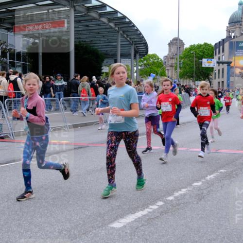25.04.2026 - Das Zehntel Tim E. http://msf.ph/oto/9578936 25.04.2026 11:06:59 Ziel 5598, 5606, 5651, 6115, 6160, 6163, 6174, 6658, 7263, 7264, 7270, 7272, 7277, 7285, 7431, 7438, 7491, 7507, 7511, 7519, 7523, 7556, 7606, 7764, 7990 meine-sportfotos.de