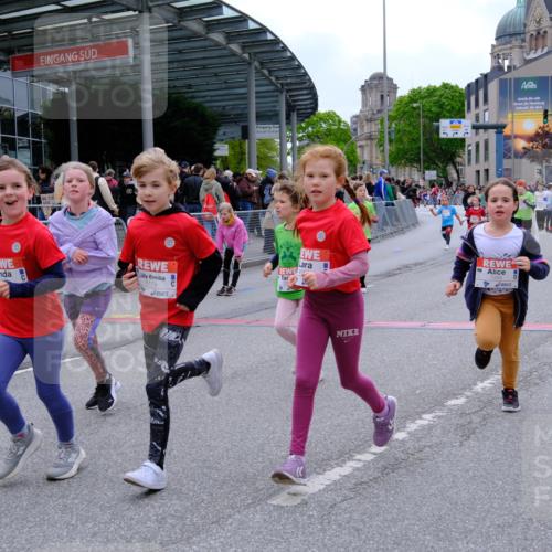 25.04.2026 - Das Zehntel Tim E. http://msf.ph/oto/9578944 25.04.2026 11:07:00 Ziel 5144, 5598, 5606, 5651, 6115, 6160, 6163, 6174, 6310, 6658, 7263, 7264, 7270, 7272, 7277, 7285, 7431, 7438, 7491, 7507, 7511, 7519, 7523, 7556, 7606, 7764, 7990 meine-sportfotos.de