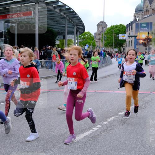 25.04.2026 - Das Zehntel Tim E. http://msf.ph/oto/9578945 25.04.2026 11:07:00 Ziel 5144, 5598, 5606, 5651, 6115, 6160, 6163, 6174, 6310, 6658, 7263, 7264, 7270, 7272, 7277, 7285, 7431, 7438, 7491, 7507, 7511, 7519, 7523, 7556, 7606, 7764, 7990 meine-sportfotos.de