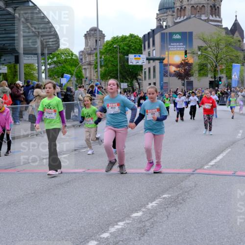 25.04.2026 - Das Zehntel Tim E. http://msf.ph/oto/9578949 25.04.2026 11:07:02 Ziel 5125, 5144, 6115, 6160, 6163, 6174, 6185, 6310, 6777, 7263, 7264, 7270, 7272, 7277, 7285, 7431, 7438, 7491, 7507, 7511, 7519, 7523, 7556, 7606, 7990 meine-sportfotos.de