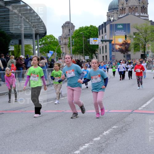 25.04.2026 - Das Zehntel Tim E. http://msf.ph/oto/9578951 25.04.2026 11:07:02 Ziel 5125, 5144, 6115, 6160, 6163, 6174, 6185, 6310, 6777, 7263, 7264, 7270, 7272, 7277, 7285, 7431, 7438, 7491, 7507, 7511, 7519, 7523, 7556, 7606, 7990 meine-sportfotos.de