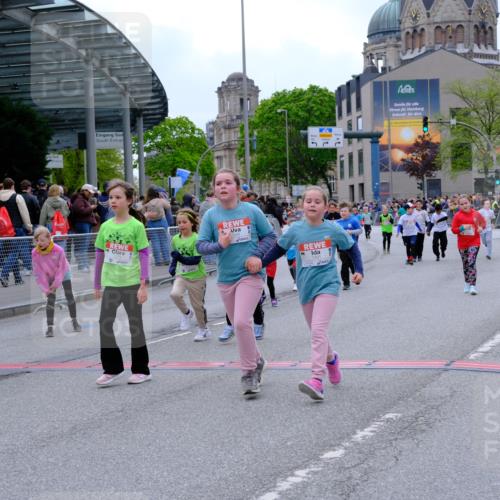 25.04.2026 - Das Zehntel Tim E. http://msf.ph/oto/9578952 25.04.2026 11:07:02 Ziel 5125, 5144, 6115, 6160, 6163, 6174, 6185, 6310, 6777, 7263, 7264, 7270, 7272, 7277, 7285, 7431, 7438, 7491, 7507, 7511, 7519, 7523, 7556, 7606, 7990 meine-sportfotos.de
