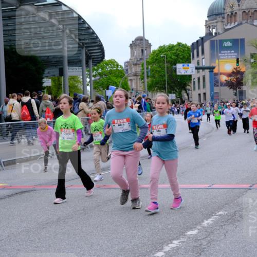 25.04.2026 - Das Zehntel Tim E. http://msf.ph/oto/9578954 25.04.2026 11:07:02 Ziel 5125, 5144, 6115, 6160, 6163, 6174, 6185, 6310, 6777, 7263, 7264, 7270, 7272, 7277, 7285, 7431, 7438, 7491, 7507, 7511, 7519, 7523, 7556, 7606, 7990 meine-sportfotos.de