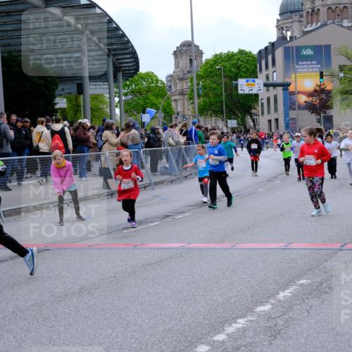 25.04.2026 - Das Zehntel Tim E. http://msf.ph/oto/9578960 25.04.2026 11:07:04 Ziel 5027, 5060, 5061, 5064, 5125, 5144, 5881, 5939, 6115, 6160, 6163, 6174, 6185, 6310, 6777, 7263, 7264, 7270, 7272, 7277, 7285, 7431, 7438, 7491, 7507, 7519, 7523, 7606, 7990 meine-sportfotos.de