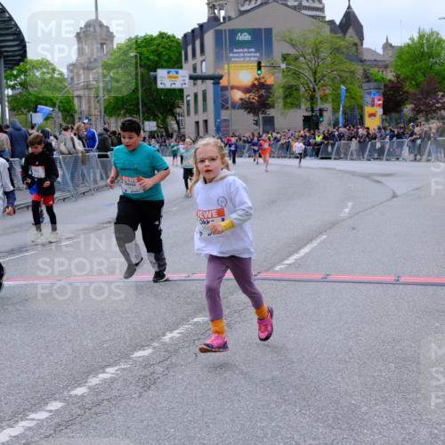 25.04.2026 - Das Zehntel Tim E. http://msf.ph/oto/9578978 25.04.2026 11:07:11 Ziel 5027, 5060, 5061, 5064, 5125, 5144, 5881, 5887, 5939, 5964, 6115, 6185, 6310, 6777, 6819, 7431, 7438, 7480, 7990 meine-sportfotos.de