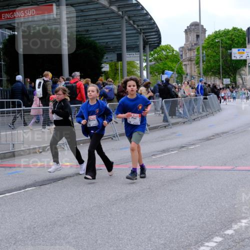 25.04.2026 - Das Zehntel Tim E. http://msf.ph/oto/9579009 25.04.2026 11:07:25 Ziel 5397, 5400, 6443, 6559, 7463, 7477, 7985, 8055 meine-sportfotos.de