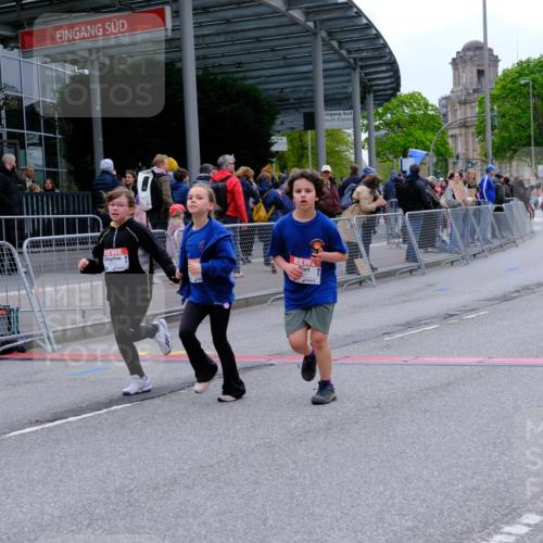 25.04.2026 - Das Zehntel Tim E. http://msf.ph/oto/9579011 25.04.2026 11:07:25 Ziel 5397, 5400, 6443, 6559, 7463, 7477, 7985, 8055 meine-sportfotos.de