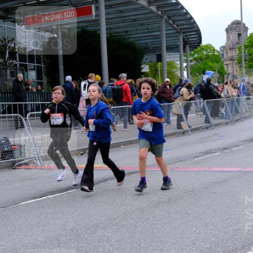 25.04.2026 - Das Zehntel Tim E. http://msf.ph/oto/9579012 25.04.2026 11:07:26 Ziel 5397, 5400, 6443, 6559, 7463, 7477, 7985, 8055 meine-sportfotos.de