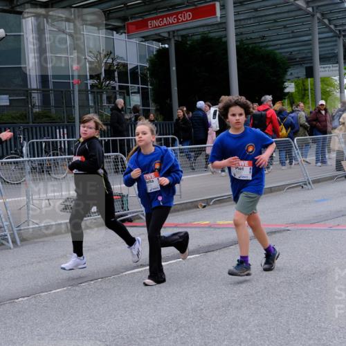 25.04.2026 - Das Zehntel Tim E. http://msf.ph/oto/9579015 25.04.2026 11:07:26 Ziel 5397, 5400, 6443, 6559, 7463, 7477, 7985, 8055 meine-sportfotos.de