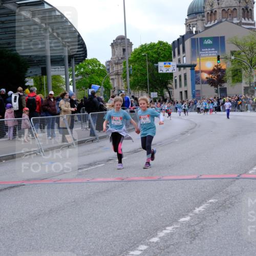 25.04.2026 - Das Zehntel Tim E. http://msf.ph/oto/9579017 25.04.2026 11:07:29 Ziel 5397, 5400, 7463, 7477, 7985, 8055 meine-sportfotos.de