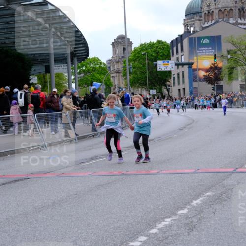 25.04.2026 - Das Zehntel Tim E. http://msf.ph/oto/9579018 25.04.2026 11:07:29 Ziel 5397, 5400, 7463, 7477, 7985, 8055 meine-sportfotos.de