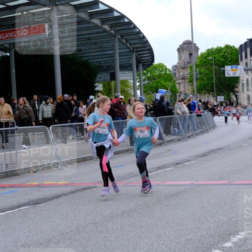 25.04.2026 - Das Zehntel Tim E. http://msf.ph/oto/9579027 25.04.2026 11:07:30 Ziel 5397, 5400, 7463, 7477, 7985, 8055 meine-sportfotos.de