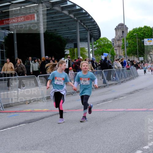 25.04.2026 - Das Zehntel Tim E. http://msf.ph/oto/9579028 25.04.2026 11:07:30 Ziel 5397, 5400, 7463, 7477, 7985, 8055 meine-sportfotos.de