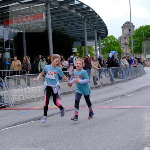 25.04.2026 - Das Zehntel Tim E. http://msf.ph/oto/9579030 25.04.2026 11:07:30 Ziel 5397, 5400, 7463, 7477, 7985, 8055 meine-sportfotos.de