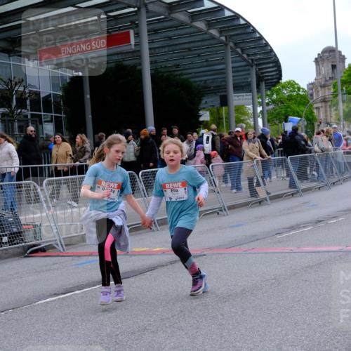 25.04.2026 - Das Zehntel Tim E. http://msf.ph/oto/9579032 25.04.2026 11:07:31 Ziel 5397, 5400, 7463, 7477, 8055 meine-sportfotos.de