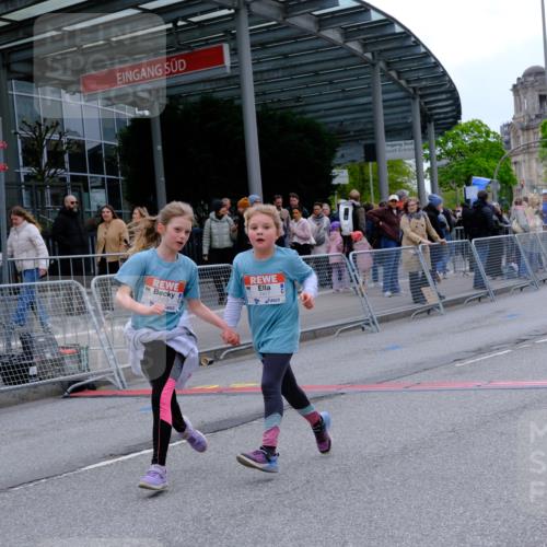 25.04.2026 - Das Zehntel Tim E. http://msf.ph/oto/9579033 25.04.2026 11:07:31 Ziel 5397, 5400, 7463, 7477, 8055 meine-sportfotos.de