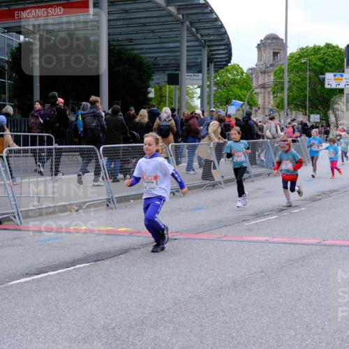 25.04.2026 - Das Zehntel Tim E. http://msf.ph/oto/9579036 25.04.2026 11:07:41 Ziel 5054, 6800, 6803, 7503, 7558, 7568, 7570 meine-sportfotos.de