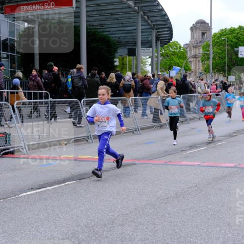 25.04.2026 - Das Zehntel Tim E. http://msf.ph/oto/9579037 25.04.2026 11:07:41 Ziel 5054, 6800, 6803, 7503, 7558, 7568, 7570 meine-sportfotos.de