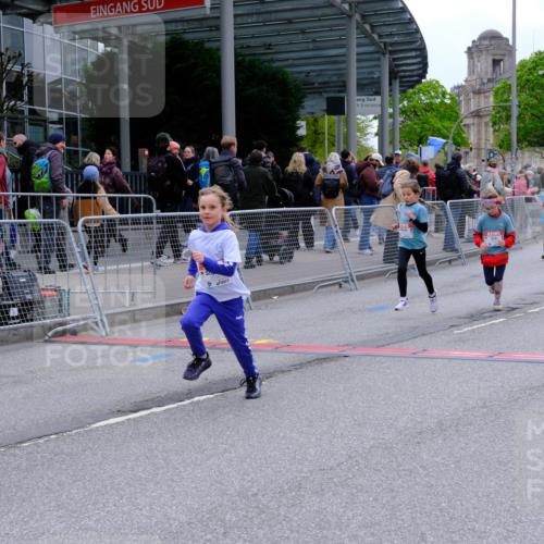 25.04.2026 - Das Zehntel Tim E. http://msf.ph/oto/9579039 25.04.2026 11:07:42 Ziel 5054, 6800, 6803, 7503, 7558, 7568, 7570 meine-sportfotos.de