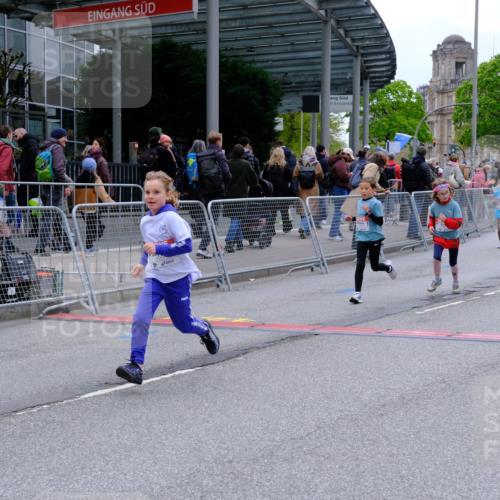 25.04.2026 - Das Zehntel Tim E. http://msf.ph/oto/9579040 25.04.2026 11:07:42 Ziel 5054, 6800, 6803, 7503, 7558, 7568, 7570 meine-sportfotos.de