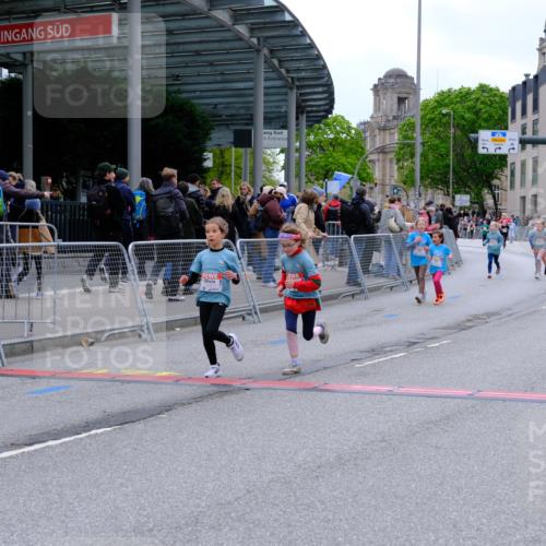 25.04.2026 - Das Zehntel Tim E. http://msf.ph/oto/9579041 25.04.2026 11:07:43 Ziel 5054, 6800, 6803, 7425, 7503, 7558, 7568, 7570 meine-sportfotos.de
