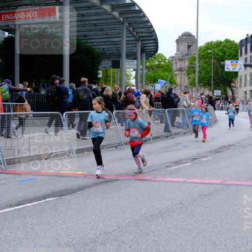 25.04.2026 - Das Zehntel Tim E. http://msf.ph/oto/9579042 25.04.2026 11:07:43 Ziel 5054, 6800, 6803, 7425, 7503, 7558, 7568, 7570 meine-sportfotos.de