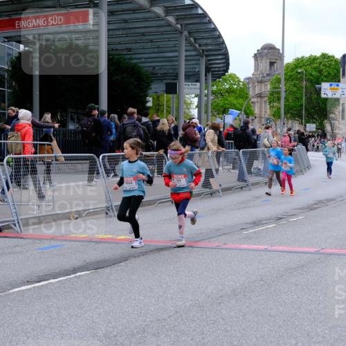 25.04.2026 - Das Zehntel Tim E. http://msf.ph/oto/9579044 25.04.2026 11:07:43 Ziel 5054, 6800, 6803, 7425, 7503, 7558, 7568, 7570 meine-sportfotos.de