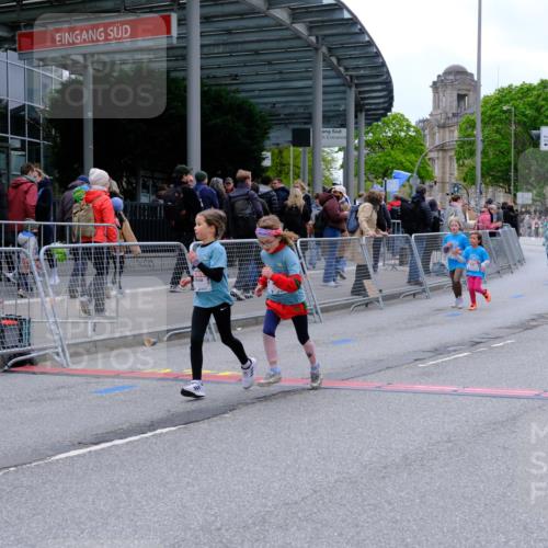25.04.2026 - Das Zehntel Tim E. http://msf.ph/oto/9579046 25.04.2026 11:07:43 Ziel 5054, 6800, 6803, 7425, 7503, 7558, 7568, 7570 meine-sportfotos.de