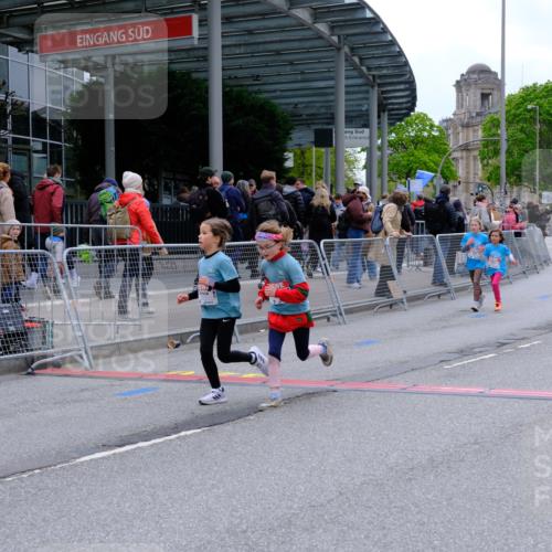 25.04.2026 - Das Zehntel Tim E. http://msf.ph/oto/9579047 25.04.2026 11:07:43 Ziel 5054, 6800, 6803, 7425, 7503, 7558, 7568, 7570 meine-sportfotos.de