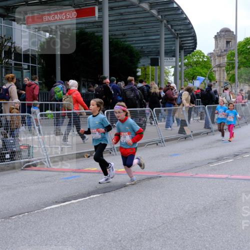 25.04.2026 - Das Zehntel Tim E. http://msf.ph/oto/9579048 25.04.2026 11:07:43 Ziel 5054, 6800, 6803, 7425, 7503, 7558, 7568, 7570 meine-sportfotos.de