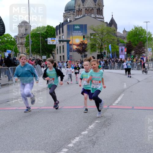 25.04.2026 - Das Zehntel Tim E. http://msf.ph/oto/9579063 25.04.2026 11:07:51 Ziel 5932, 5936, 6048, 6049, 6462, 6562, 6563, 6800, 6803, 7419, 7425, 7451, 7503, 7558 meine-sportfotos.de