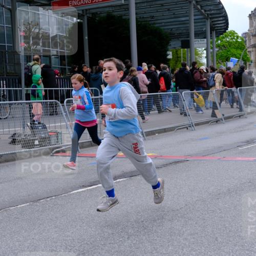 25.04.2026 - Das Zehntel Tim E. http://msf.ph/oto/9579104 25.04.2026 11:08:07 Ziel 5014, 5023, 5189, 5477, 5604, 5652, 5942, 6834, 7448, 7654, 7685, 7778 meine-sportfotos.de