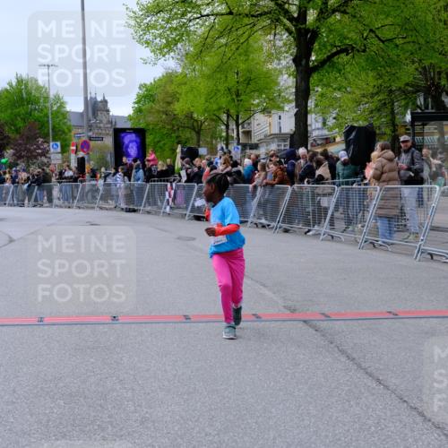 25.04.2026 - Das Zehntel Tim E. http://msf.ph/oto/9579113 25.04.2026 11:08:13 Ziel 5221, 5232, 5604, 6834, 7778 meine-sportfotos.de