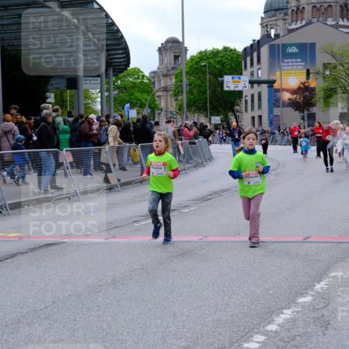 25.04.2026 - Das Zehntel Tim E. http://msf.ph/oto/9579117 25.04.2026 11:08:14 Ziel 5221, 5232, 5604, 6834, 7778 meine-sportfotos.de