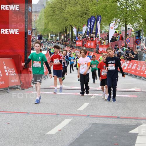 25.04.2026 - Das Zehntel Strokosch-Dieckow http://msf.ph/oto/9579118 25.04.2026 08:51:08 Ziel 1217, 1310, 1554, 1702, 1735, 2315, 2497, 2570, 2817, 3118, 3194, 3230, 3546, 3554, 3557, 4052, 1217, 1310, 1554, 1702, 1735, 2315, 2497, 2570, 2817, 3118, 3194, 3230, 3546, 3554, 3557, 4052 meine-sportfotos.de