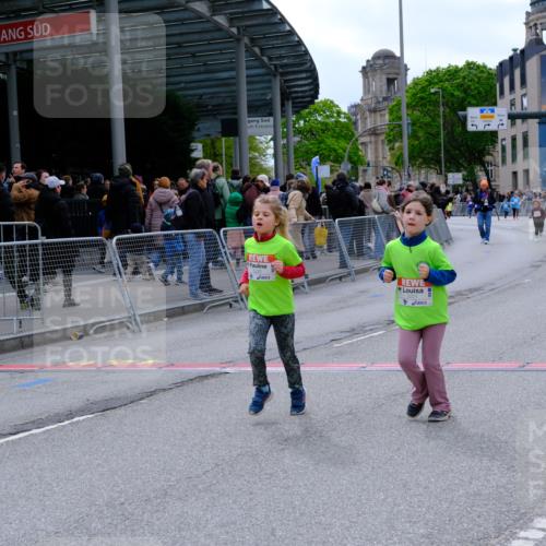 25.04.2026 - Das Zehntel Tim E. http://msf.ph/oto/9579124 25.04.2026 11:08:15 Ziel 5221, 5232, 5604, 6834 meine-sportfotos.de
