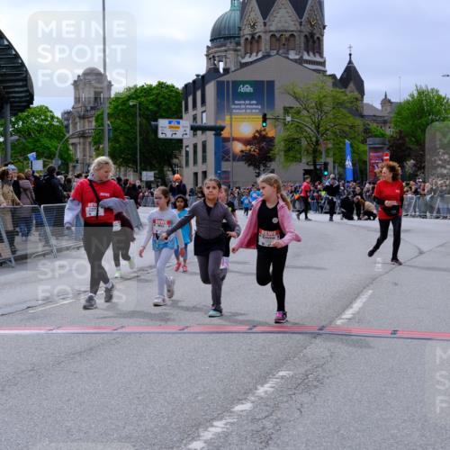 25.04.2026 - Das Zehntel Tim E. http://msf.ph/oto/9579129 25.04.2026 11:08:23 Ziel 5560, 5562, 5627, 6024, 6182, 6561, 6657, 7271 meine-sportfotos.de