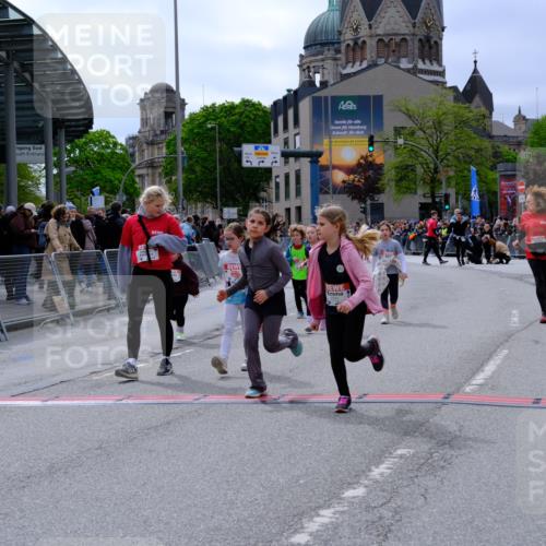 25.04.2026 - Das Zehntel Tim E. http://msf.ph/oto/9579132 25.04.2026 11:08:23 Ziel 5560, 5562, 5627, 6024, 6182, 6561, 6657, 7271 meine-sportfotos.de