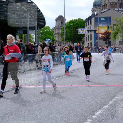 25.04.2026 - Das Zehntel Tim E. http://msf.ph/oto/9579148 25.04.2026 11:08:25 Ziel 5560, 5562, 5627, 6024, 6182, 6561, 6657, 7271 meine-sportfotos.de
