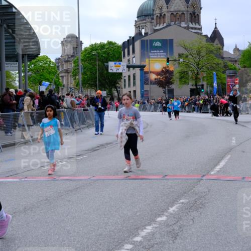 25.04.2026 - Das Zehntel Tim E. http://msf.ph/oto/9579154 25.04.2026 11:08:27 Ziel 5560, 5562, 5627, 6024, 6182, 6561, 6657, 7271 meine-sportfotos.de