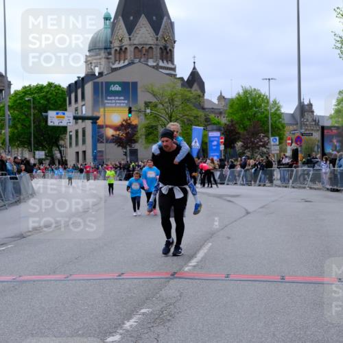 25.04.2026 - Das Zehntel Tim E. http://msf.ph/oto/9579172 25.04.2026 11:08:34 Ziel 5624, 5627, 5957, 6182 meine-sportfotos.de